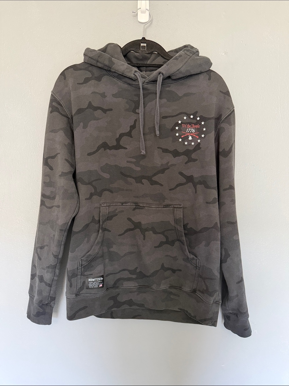 Howitzer Patriot Men's "We The People 1776" Grey Camo Pullover Hoodie Size Small